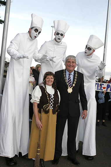 2010: Hallowtides Flashback O’Neill Meets Some Tall Lads