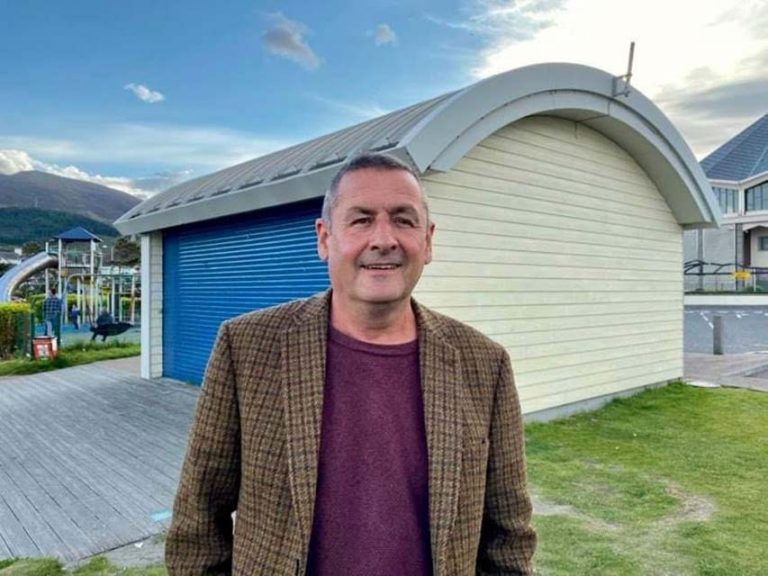 Clarke Backs Changing Places Unit For Newcastle Beach