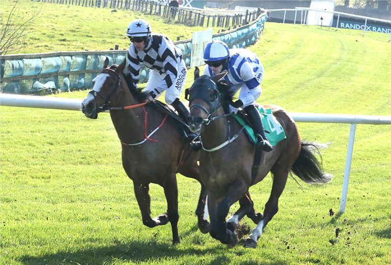 Big Crowd At Ulster Grand National Meeting In Downpatrick