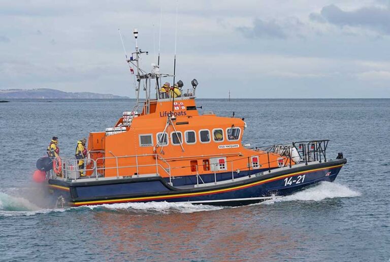 Donaghadee RNLI Assists Pleasure Boat In Difficulties