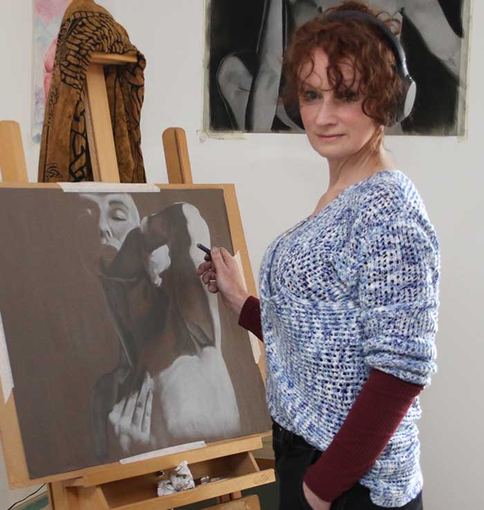 Artist Cate McFarland Specialises In Fine Art Nudes