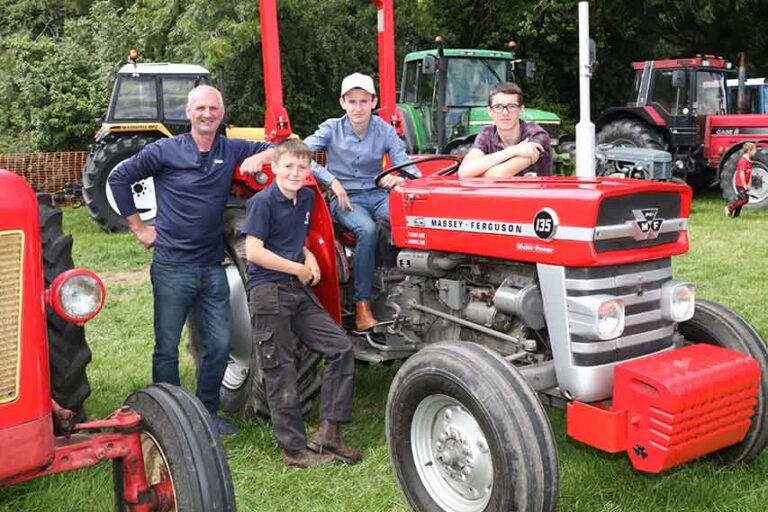 Claragh Bridge Show Draws Large Crowd