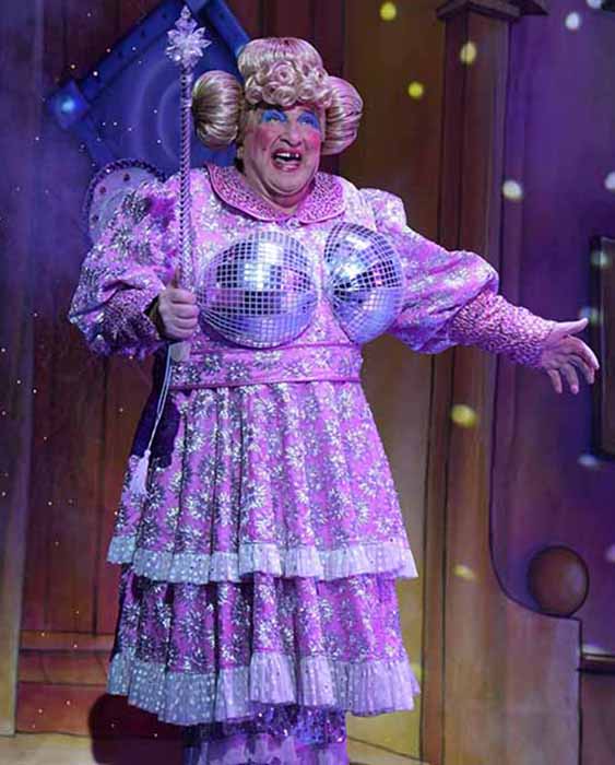 Opera House Announce Cast For Snow White Panto