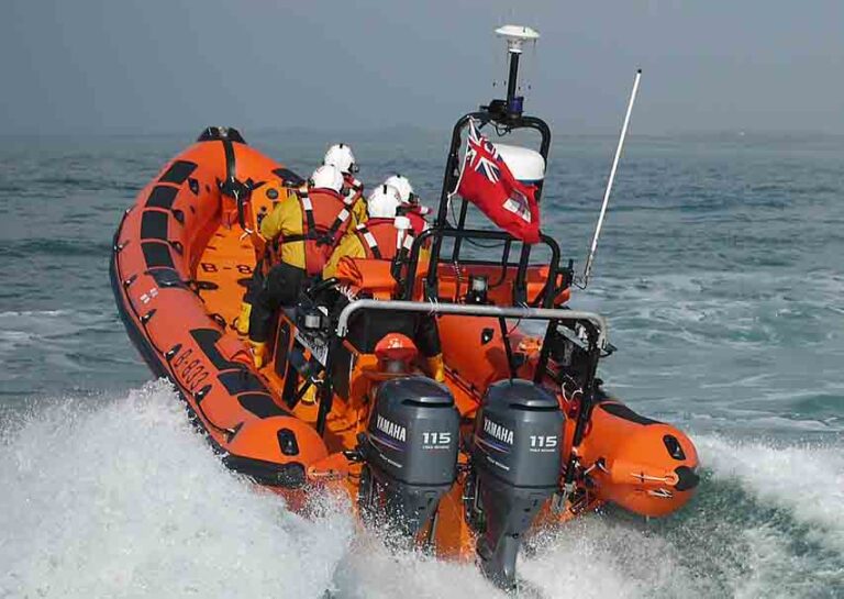 Portaferry RNLI Assist Fisherman At Strangford Lough Bar