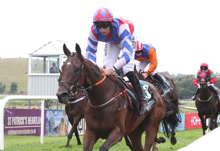 Downpatrick Family Race Day Attended By Large Crowd