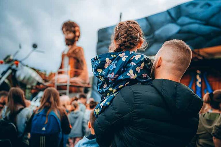 Step Into A Giant Weekend In Warrenpoint