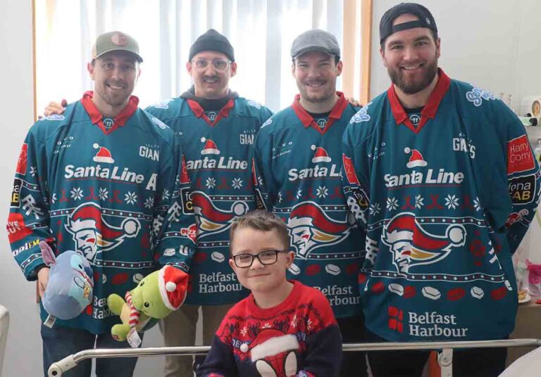 Giants Visit Children’s Ward At The Ulster