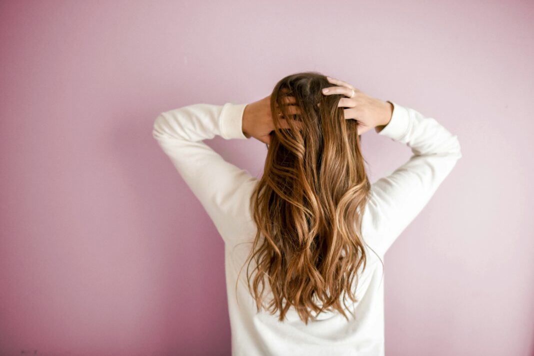 The Ideal Morning and Night Routine for Stronger Hair