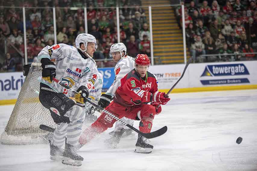 Giants Enjoy A One Goal Win Over Cardiff Devils
