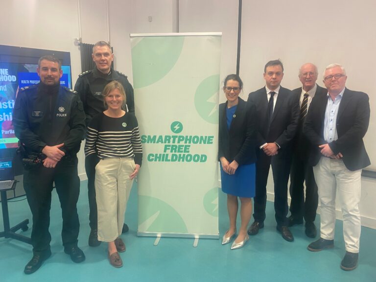 Shannon Hosts School Smartphone Free Event