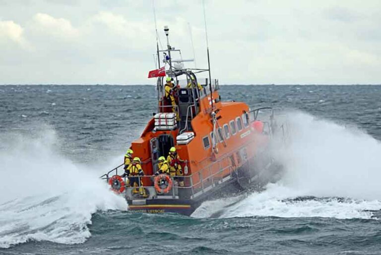 Donaghadee RNLI Checks Vessel In Distress