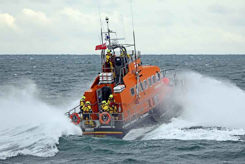 Donaghadee RNLI Checks Vessel In Distress