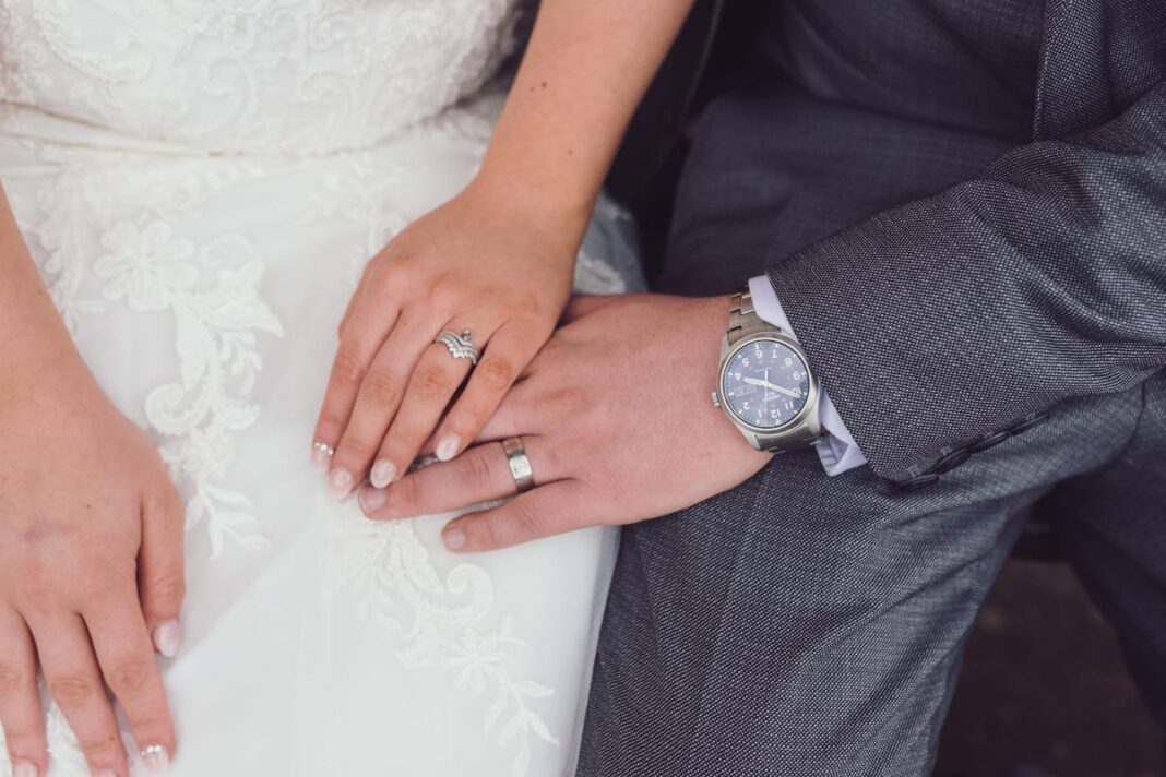 https://handt.co.uk/collections/engagement-rings